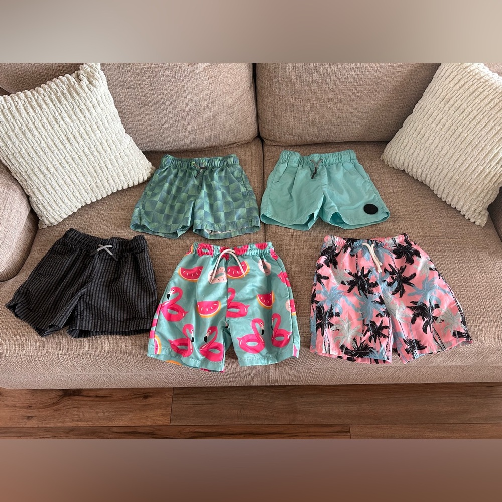 Boys 6/7 swim trunks
